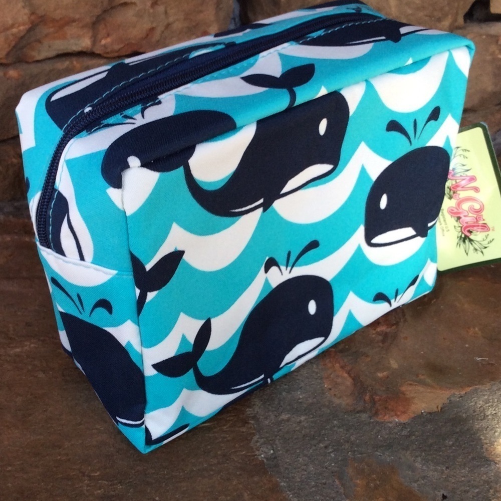 NWT Blue Whale Cosmetic Bag - Picture 2 of 4